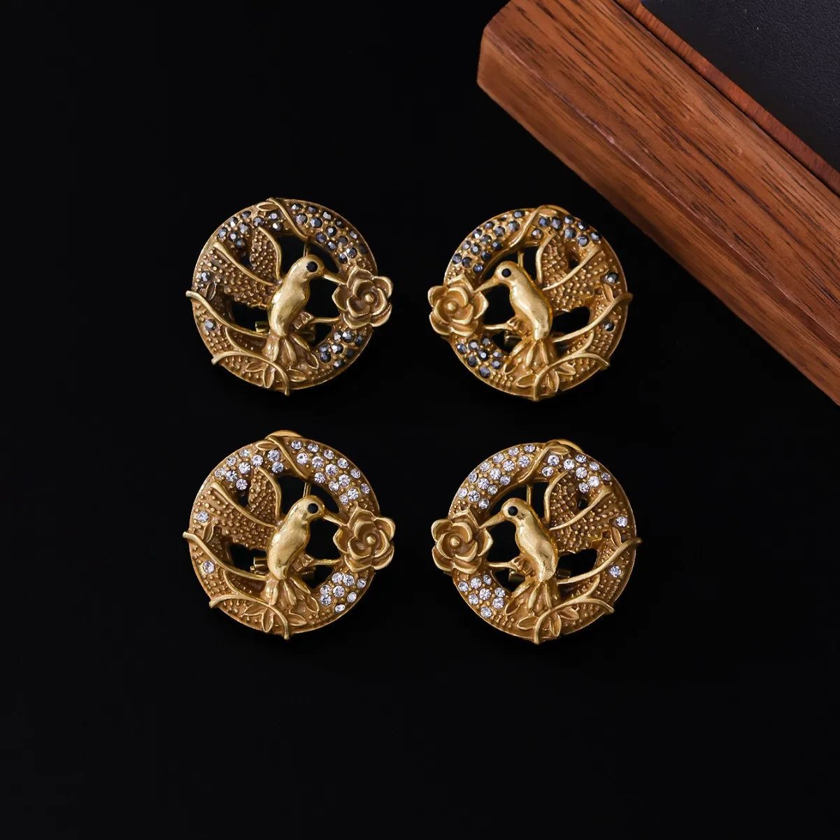 

AETEEY Vintage Hummingbird Earrings 18K Gold Plated Retro Rhinestone Ear Jewelry Luxury Elegant Bird Drop Earrings