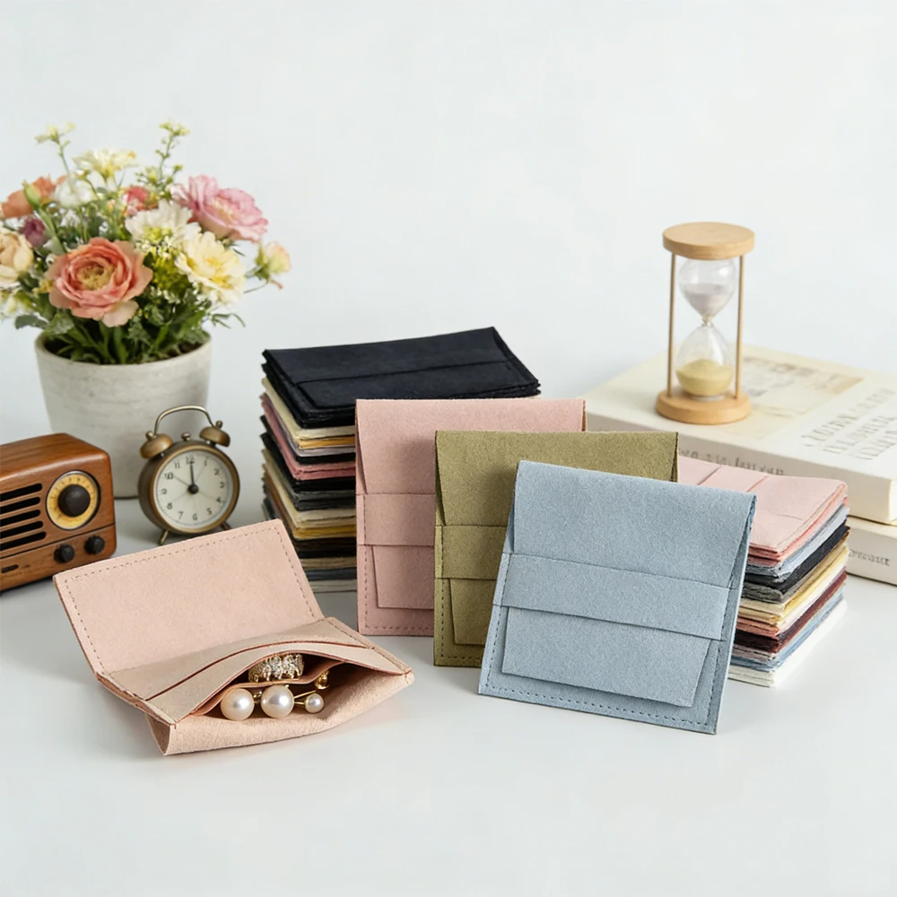 

50Pcs/Lot 8x8cm Earrings Rings Suede Bags Microfiber Velvet Jewelry Packing Gift Pouches For Christmas Wedding with Compartment