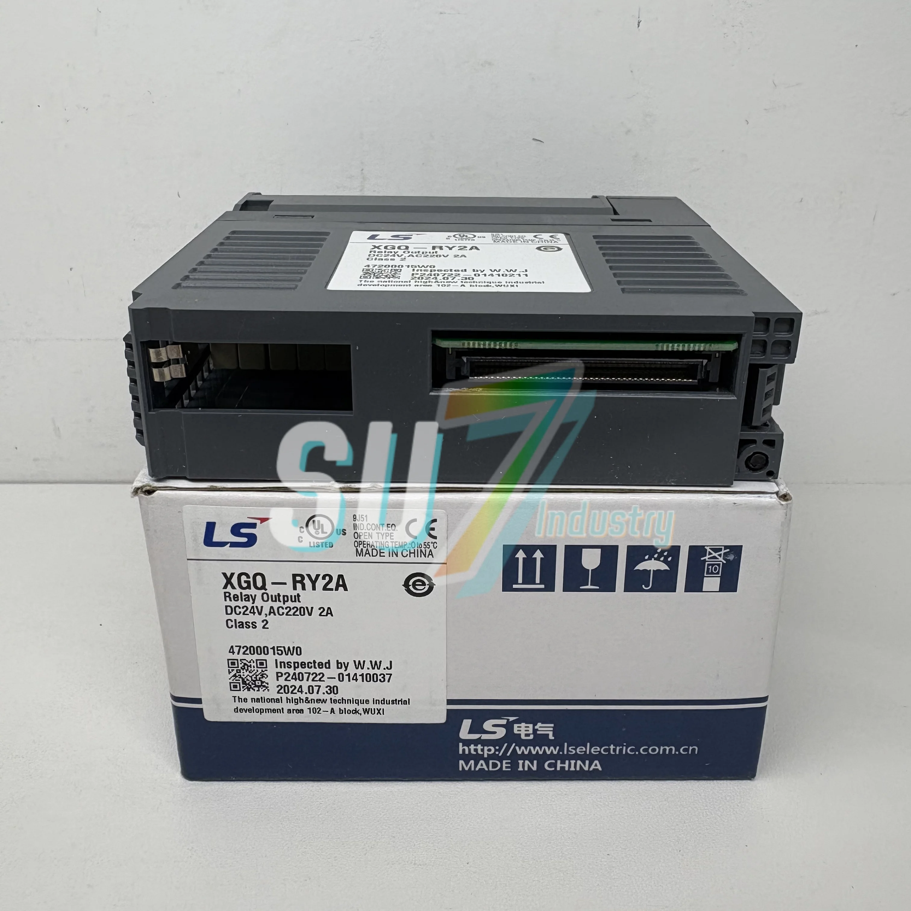 XGQ-RY2A Nouveau module de sortie PLC dans l'entrepôt