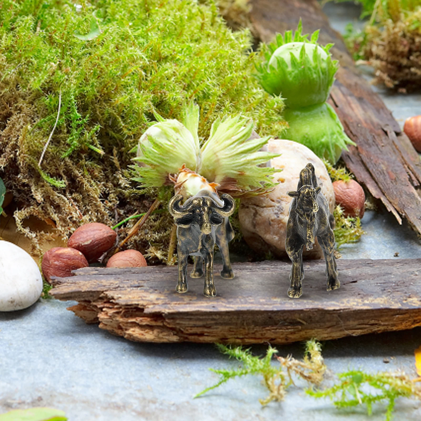 

2Pcs Miniature Copper and Camel Micro Landscape Decoration Mini Metal Animal Sculptures Desktop Bookshelf Vintage