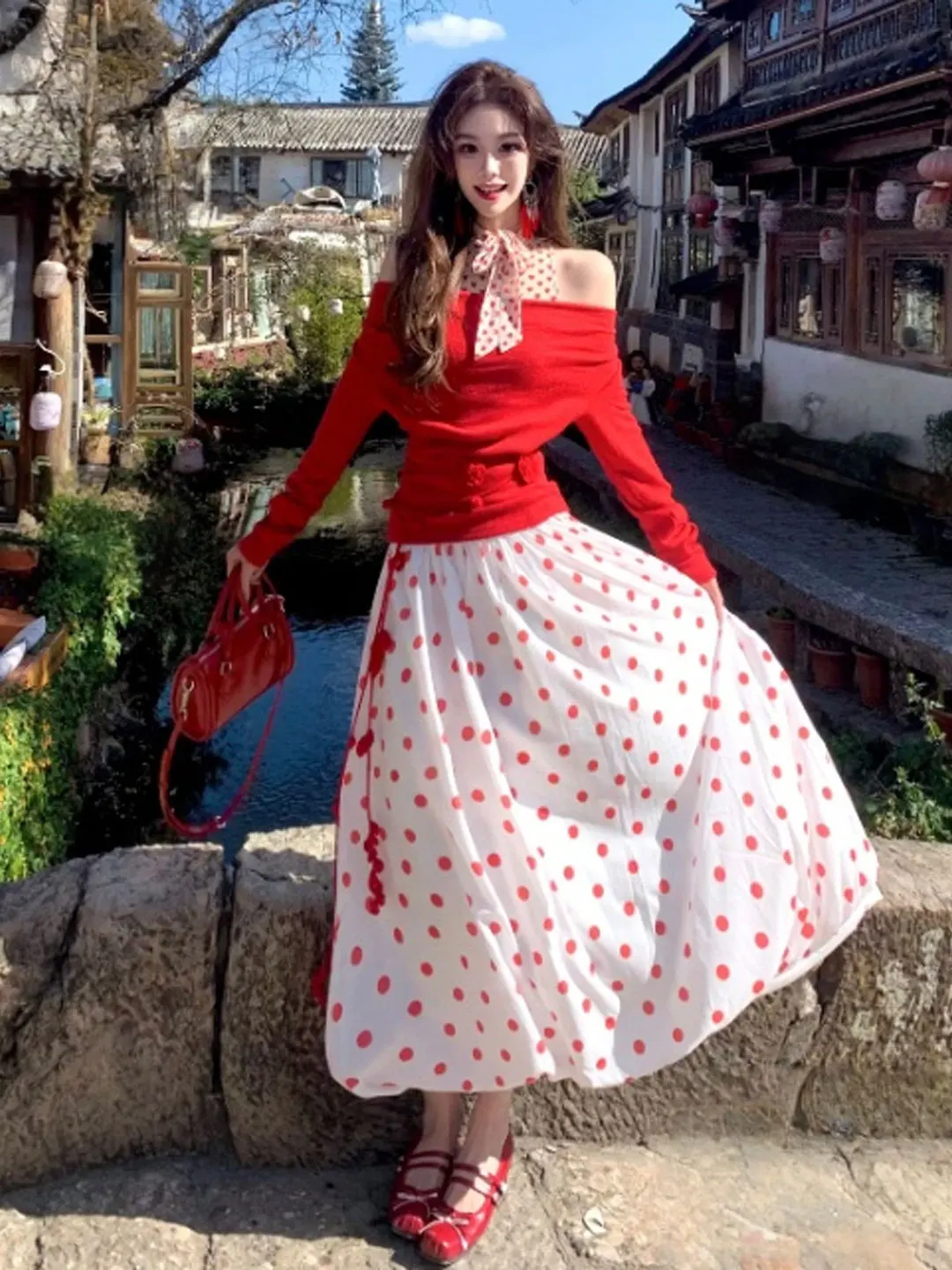 

Unique Retro Beautiful One Shoulder T-Shirt Inner Wear Halter Skirt Three Piece Set Complete Spring 2026 Fashion Ensemble