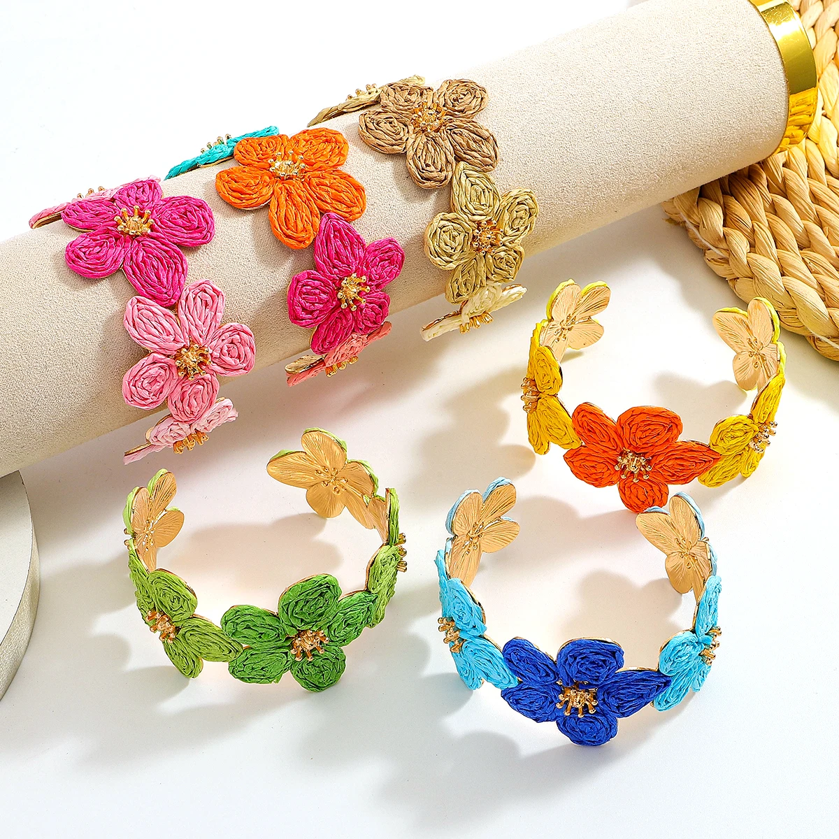

Bohemia Colorful Raffia Flower Open Bangle Women Handmade Vintage Sweet Summer Holiday Jewelry Beach Cute And Fun Accessories