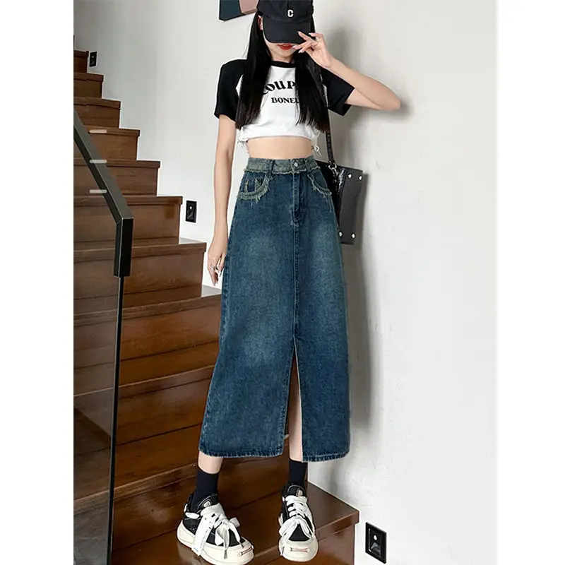 Front-slit denim skirt, slimming and flattering for women2025Vintage summer high-waisted midi skirt that conceals the body and h