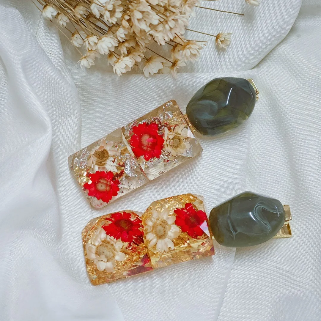 3281 Wholesale Dried Eternal Flowers Side Clip Daisy Artistic Retro Gold Resin Duckbill Clip Creative Christmas Birthday Gift