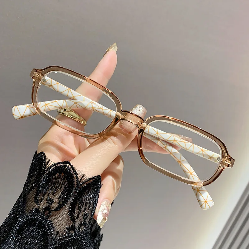 Ultra Light Anti Blue Light Reading Glasses for Middle-aged and Elderly People, Fashionable High-definition Presbyopia Glasses image 4