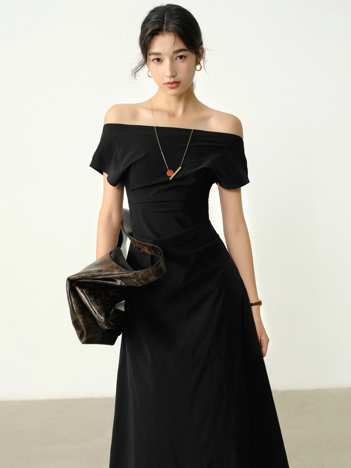 Elegant Black Off Shoulder Dress Women Slim Fit French Style Maxi Dress Summer Casual Long Evening Gown for Party or Daily Wear