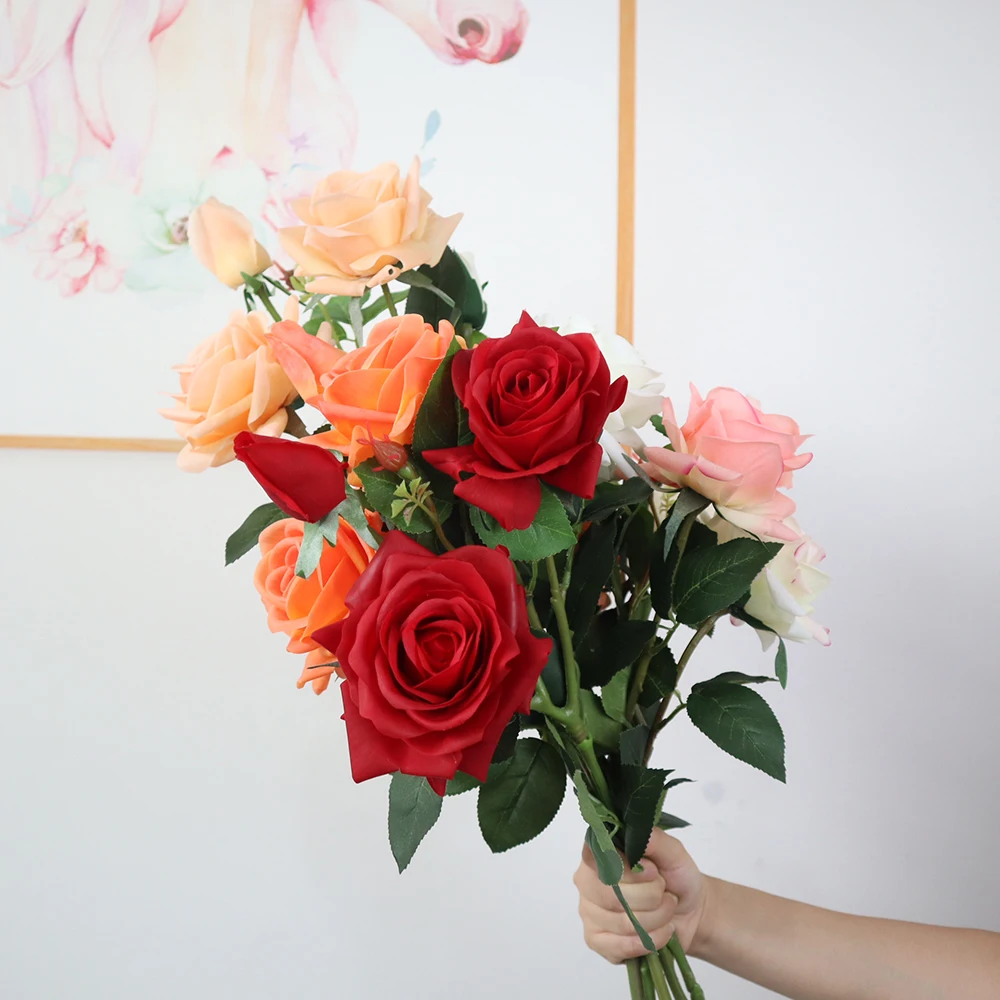 

Artificial 3 Head Simulated Moisturizing Rose Bouquet Garden Decoration Outdoor Valentine's Day High Quality Artificial Flowers