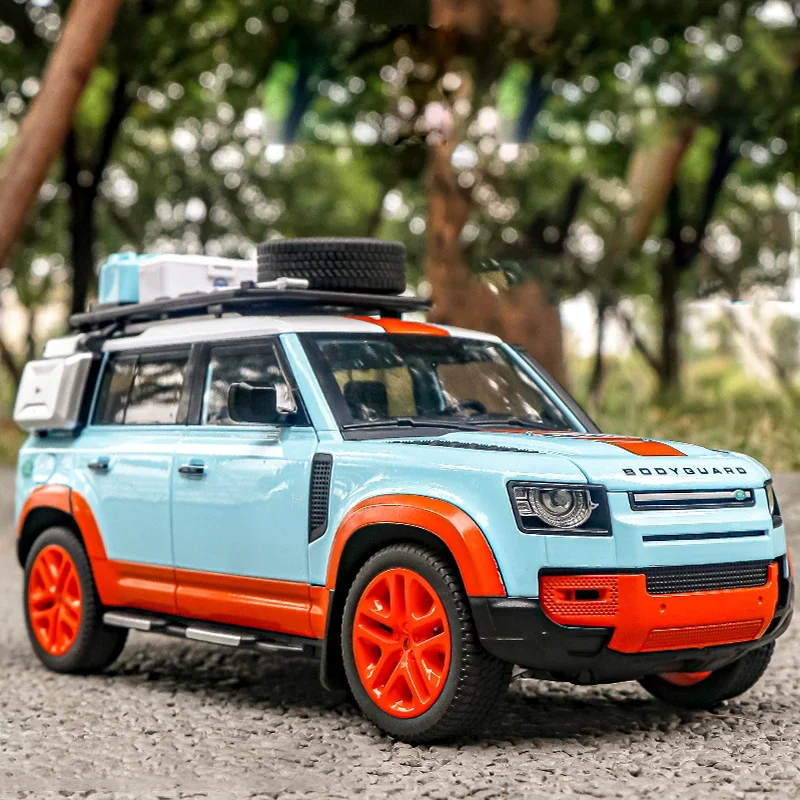 

1:18 Land Rover Defender Off Road SUV Alloy Diecast Pull Back Model Car Sound and Light Voiture Collection Boys Toys Gifts