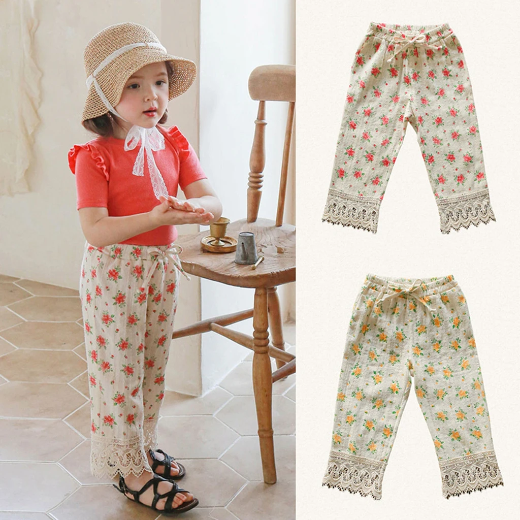 

Летние повседневные брюки для девочек 2026 года с кружевной отделкой, цветочным принтом и эластичным поясом, широкие штанины, в наличии, детская одежда, детские брюки