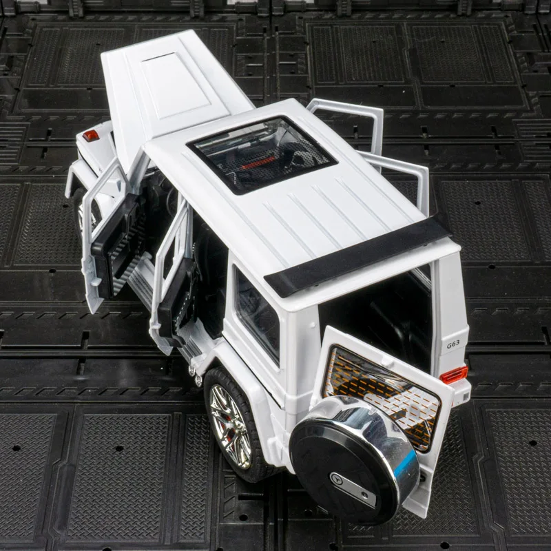 Modelo de vehículo todoterreno de aleación Mercedes G63 1:24 con sonido y luz, juguetes de metal, puertas y capó del motor, el maletero se puede abrir