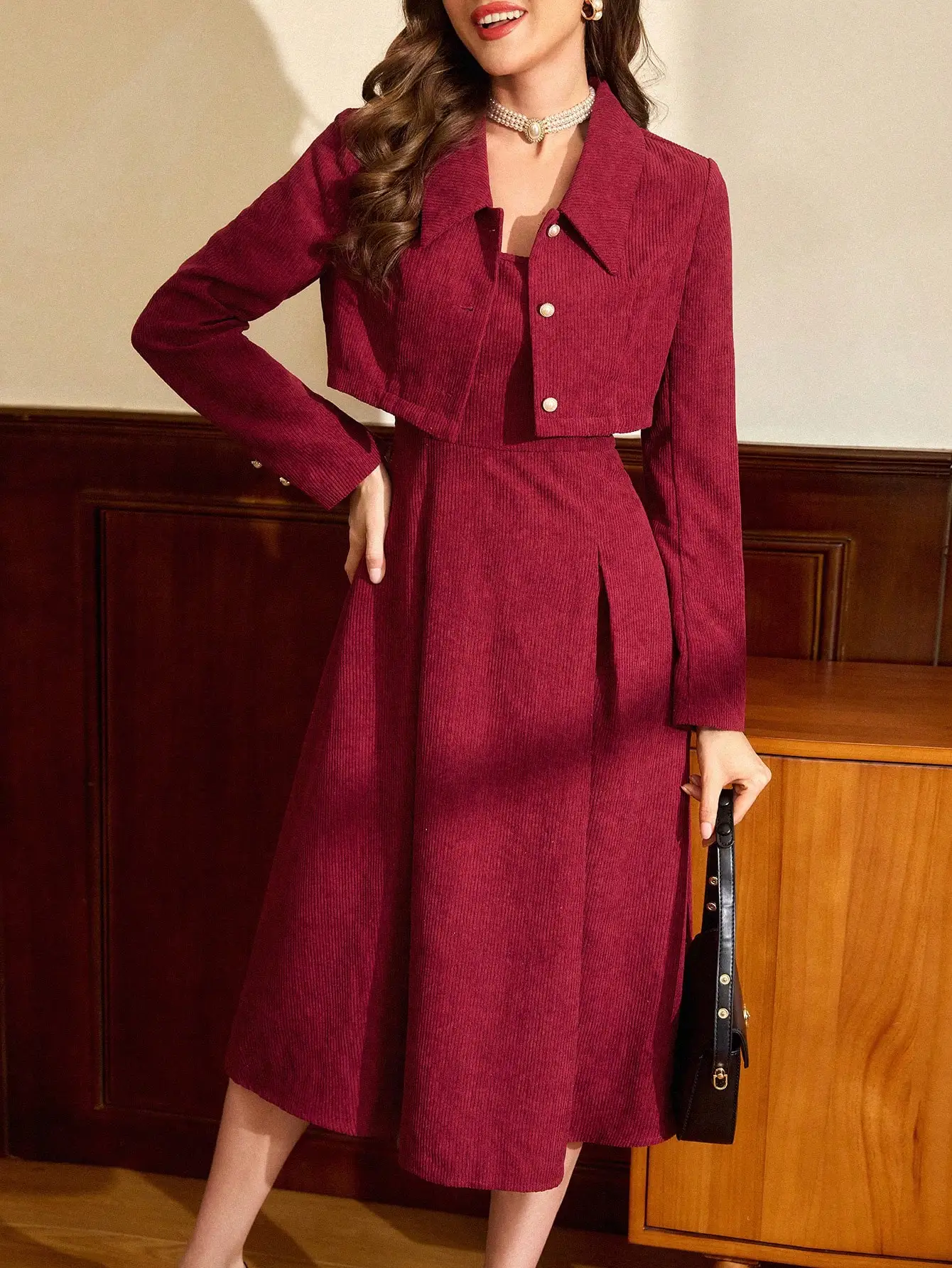 

Burgundy Corduroy 2-Piece Set: Square Collar Cropped Jacket & A-Line Midi Dress with Pearl Buttons