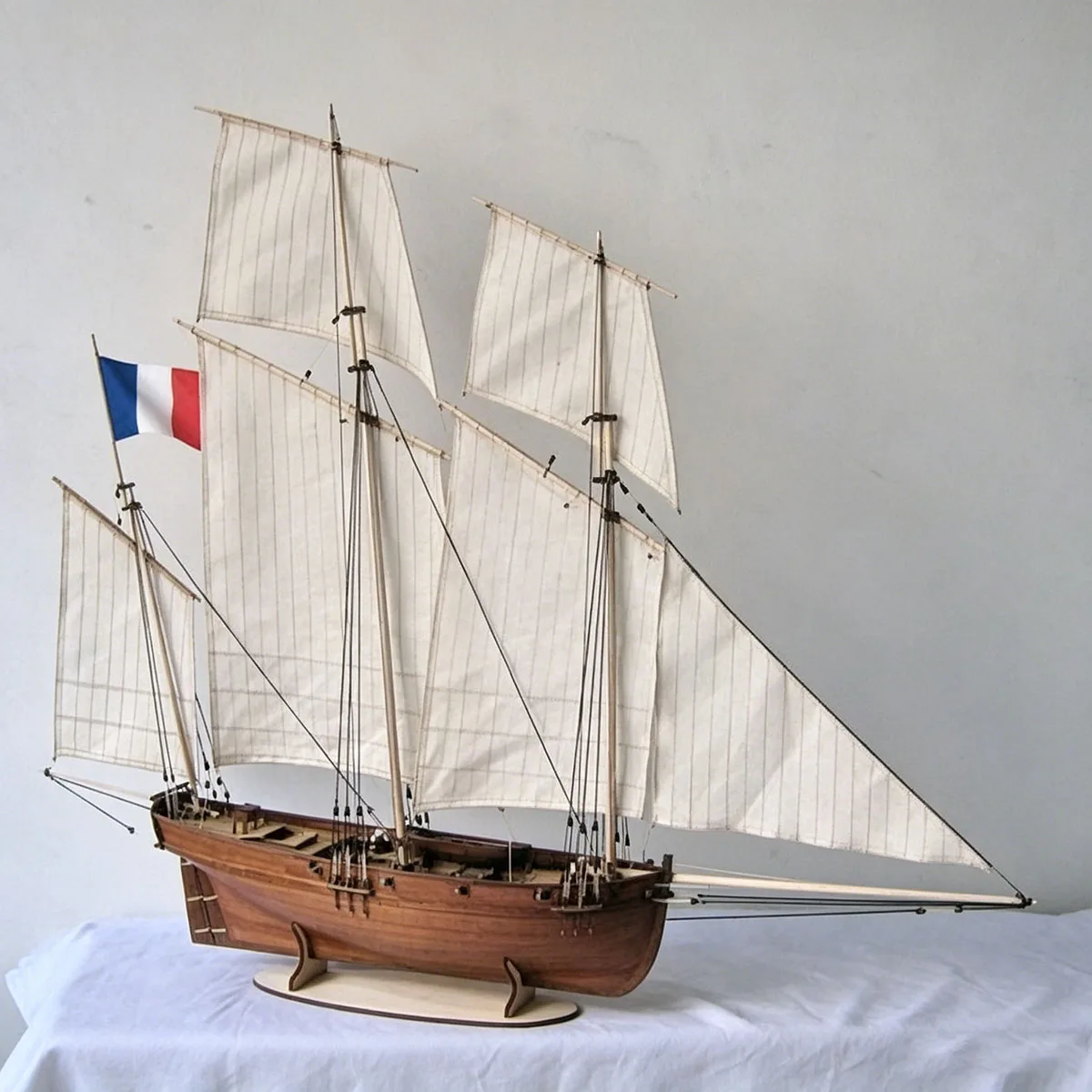 

1/48 Scale Crollaa Pirate Ship Assembly Model 92cmmade of Solid Wood with Rich Details Ships Static Model Kit Ship Toy Ornament
