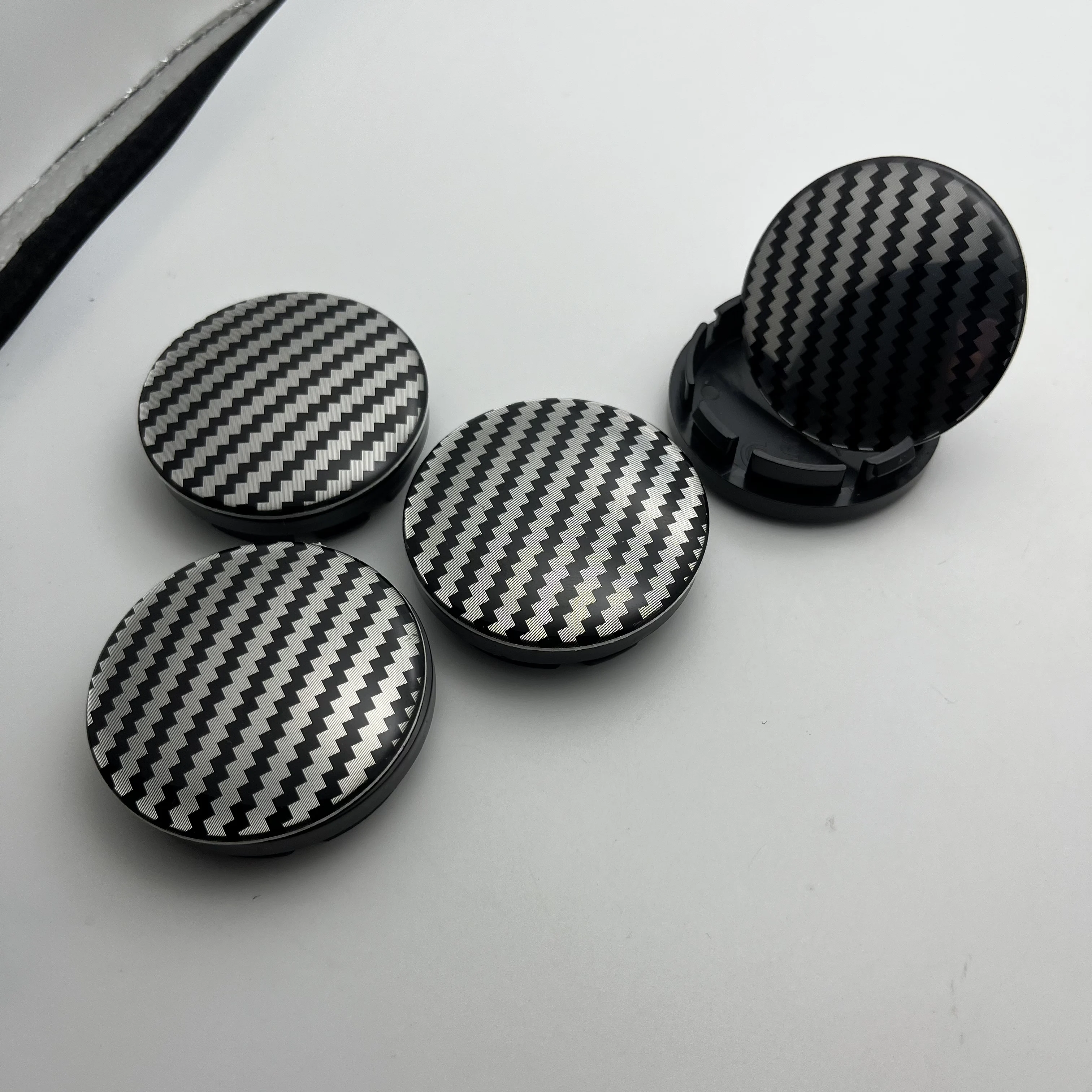 

4pcs ABS 56mm Car Wheel Center Caps With Drop Glue epoxy resin Carbon Fibre Emblem Badge LOGO Car Stickers Styling Accessories