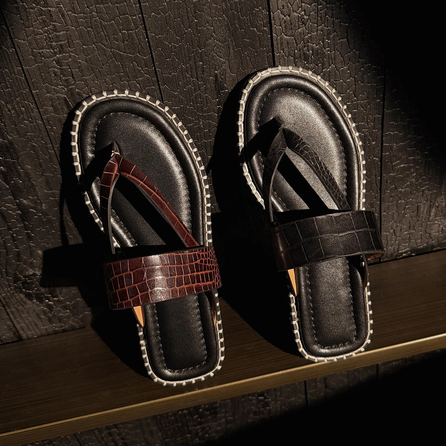 

Genuine Leather Women's Sandals,Fashion Summer Ladies Flip Flop,Casual Womens Shoes