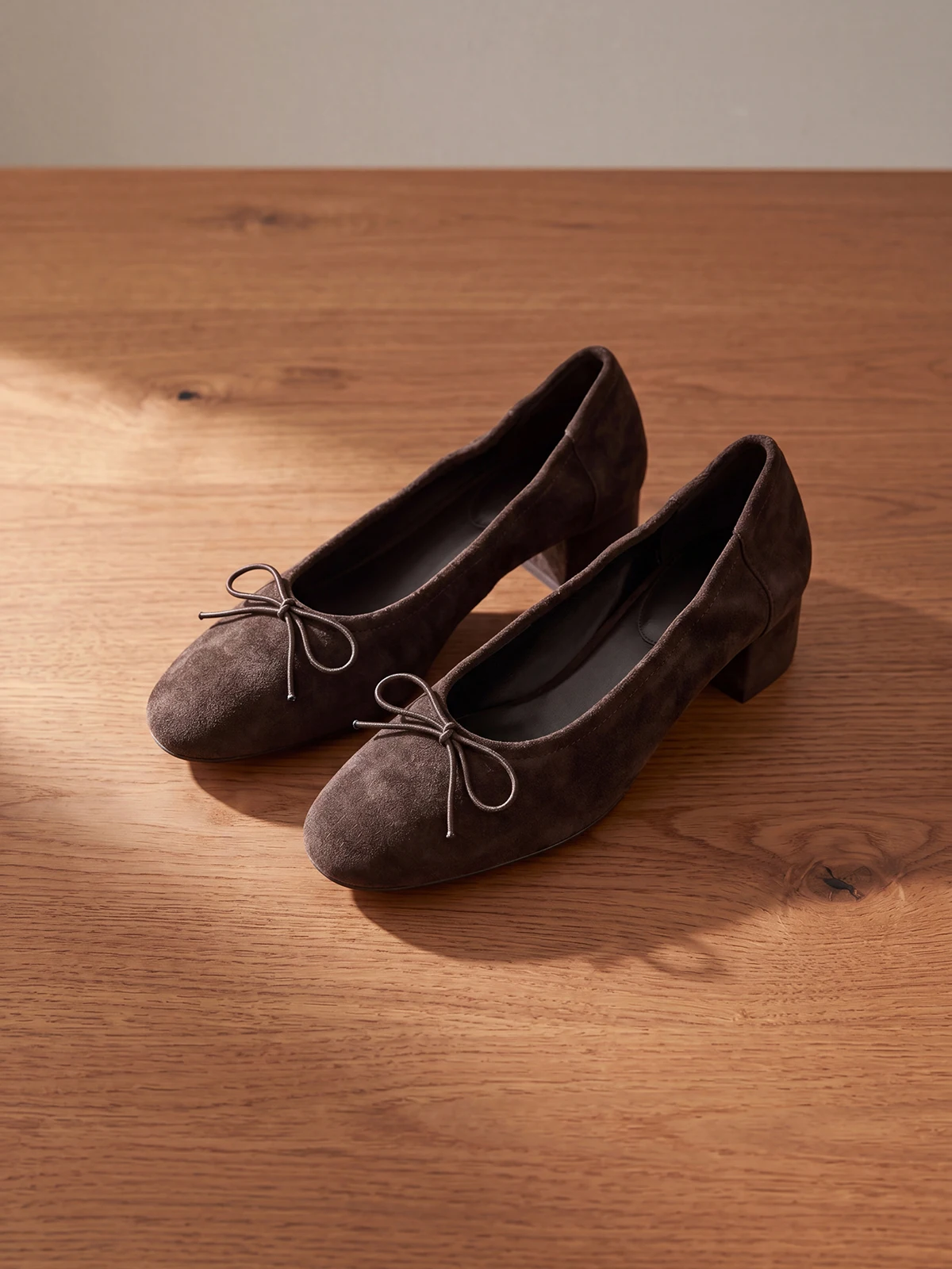 26 Genuine Leather Pumps Women Bowknot Low Heels Elegant Chunky HeelOffice Ladies Dress ShoesComfortable Slip OnSmart Shoes 2026