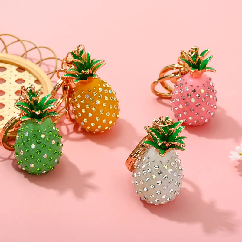 Fashion Delicious Full Diamond Keychain Pineapple Simulation Bag Pendant Fruit Banquet Party Jewelry Accessories
