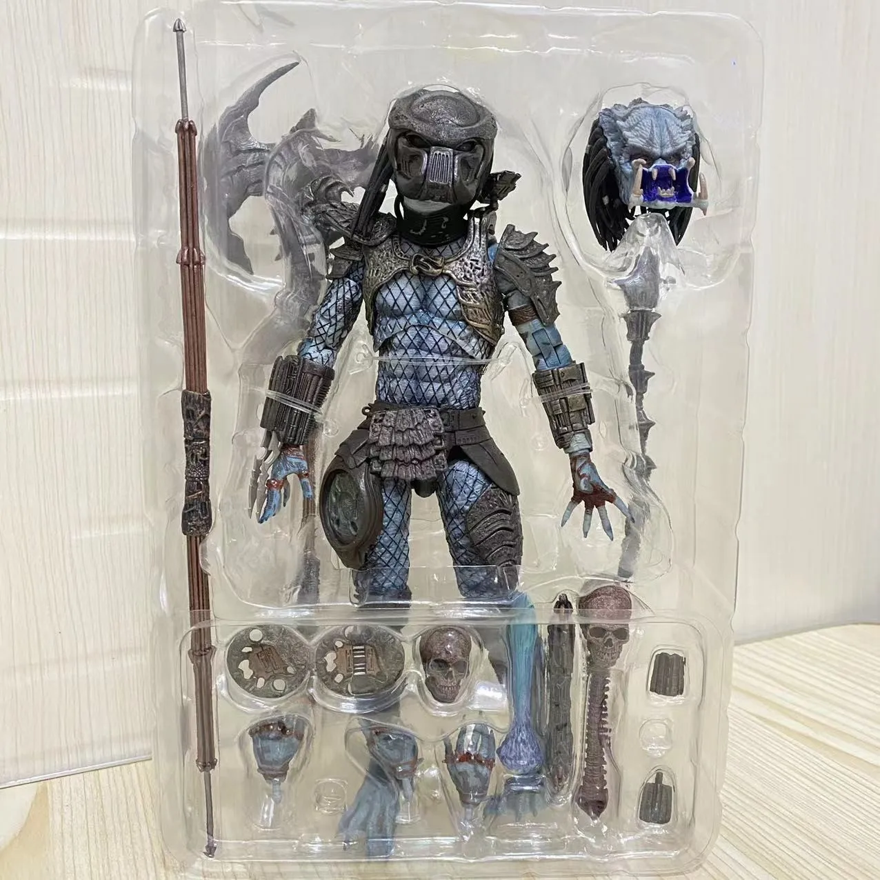 18cm NECA AVP Alien vs. Predator PVC Action Figure Celtic Predator Masked Scar Predator Figure Model Toy Joint Movable Doll Gift