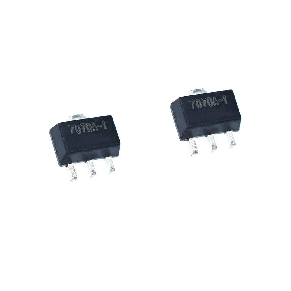 10PCS/LOT HT7070A-1 HT7070A HT7070 SOT-89 Three-Terminal Voltage Regulator New Chipset Good Quality