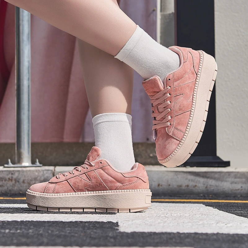 

Trendy, casual, comfortable, lightweight sports shoes for spring and autumn new styles