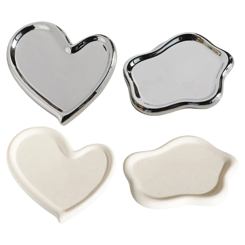 

Fashionable Sturdy Ceramic Heart Shaped Jewelry Storage Tray Versatile Desk Organizers for Cosmetics and Accessories