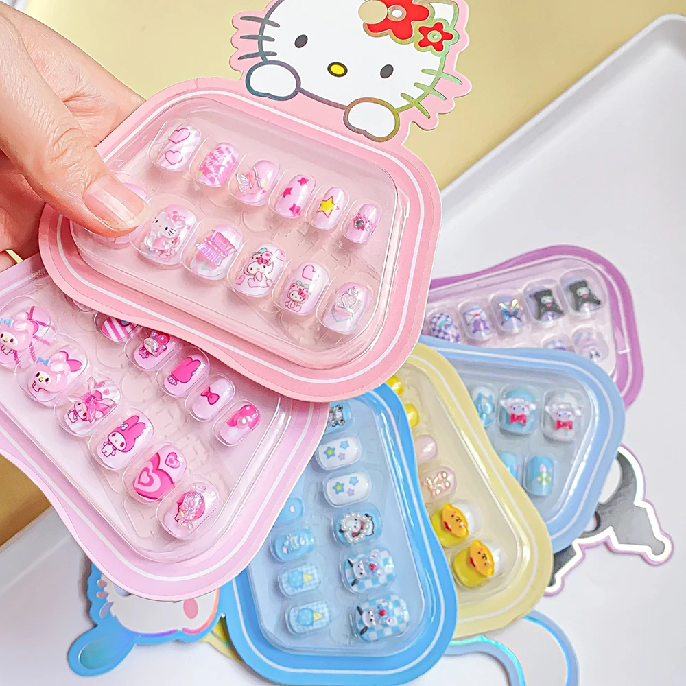 6 colores chica Kuromi Hello Kitty prensa en uñas 12 puntas con pegamento de gelatina juego de uñas postizas Kawaii dibujos animados Anime uñas postizas para regalo de chico