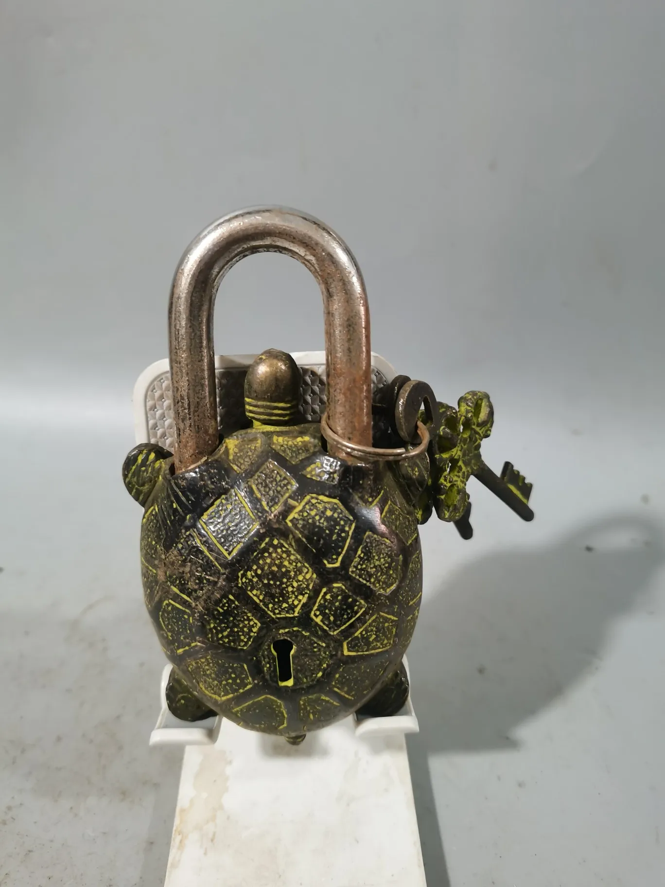 Relief Turtle Nepalese Handmade Bronze Retro Gate Lock