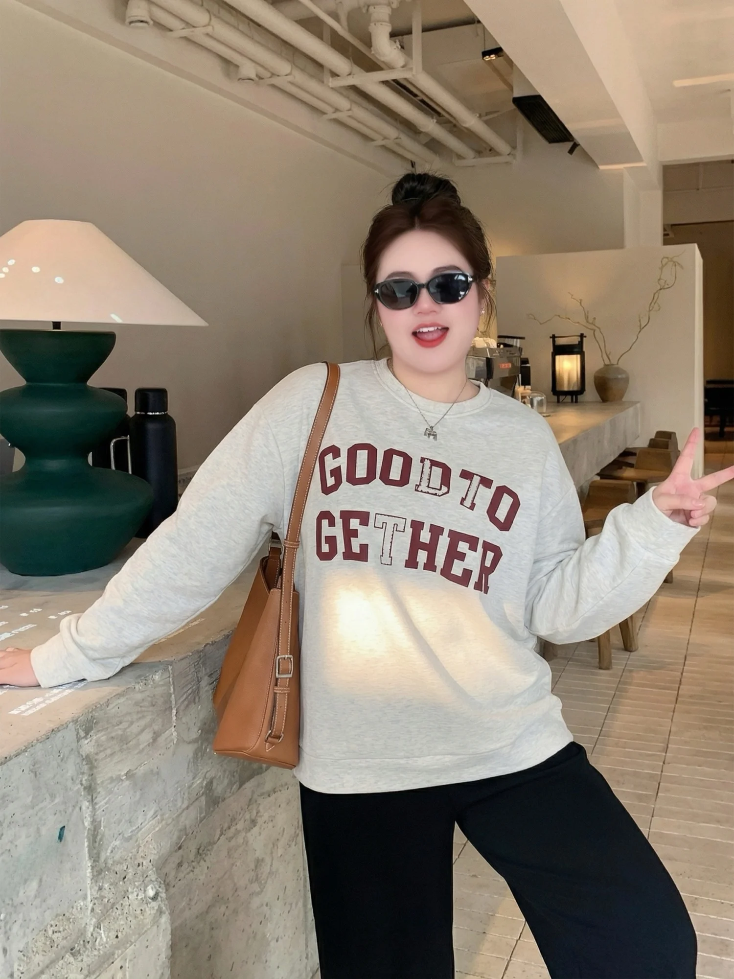 

Spring Seasonal Large Size Women's round Neck Sweatshirt Commute Style Casual Top Fashionable Anti-Aging 2026 New Arrival