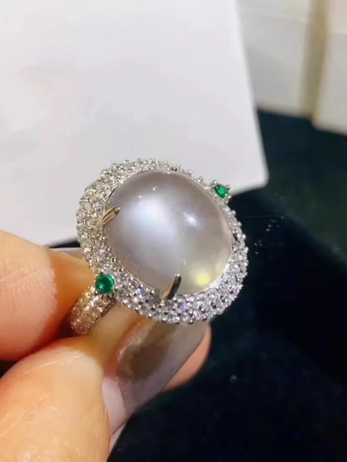 

Original Design Diamond Embedded Large Particle Egg Shape Crystal Stone Ring for Women Fashion Luxury Jewelry Accessories