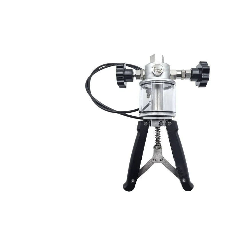 For detecting marine pressure with hand-held pressure hydraulic hand-operated calibrator