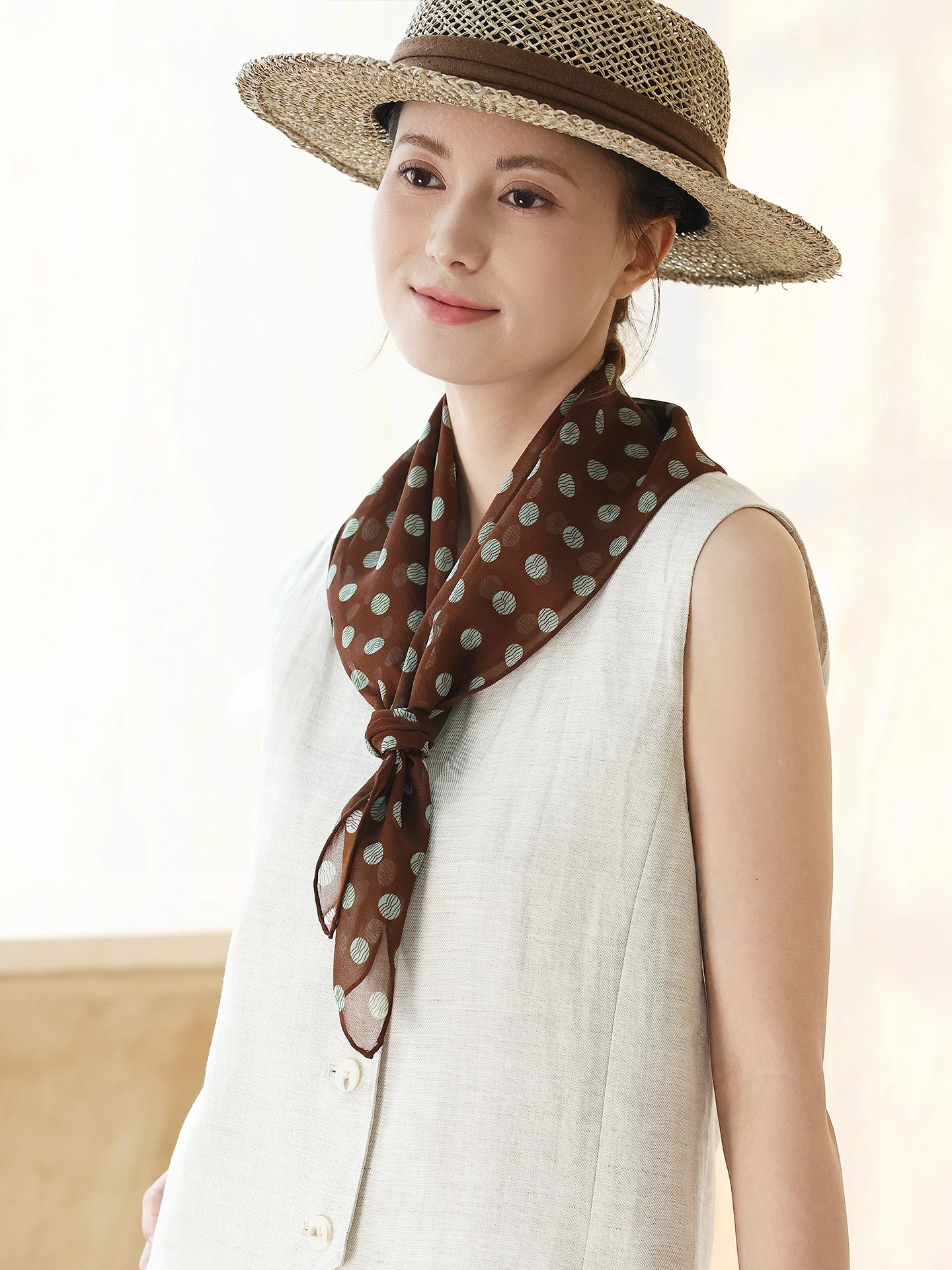 2026-新しい水玉模様のシルクスカーフ女性の薄い正方形スカーフ首保護夏軽量日焼け止めショール多用途ファッションアクセサリー