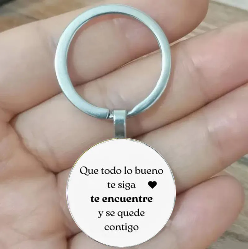 

Spain's best friend couple keychain gift for men and women, son and daughter, graduation keychain, boss and colleague leave. Tha