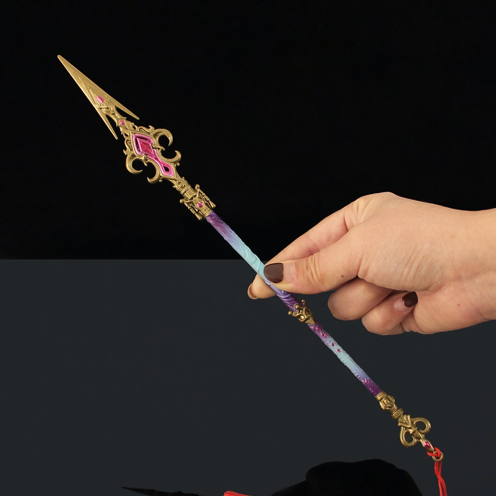 30 centimetri Naraka Bladepoint Gioco Arma Fata Colorata Lancia Periferica Modello In Metallo Ornamento Prop Collezione Artigianato Regalo Giocattoli per I Ragazzi