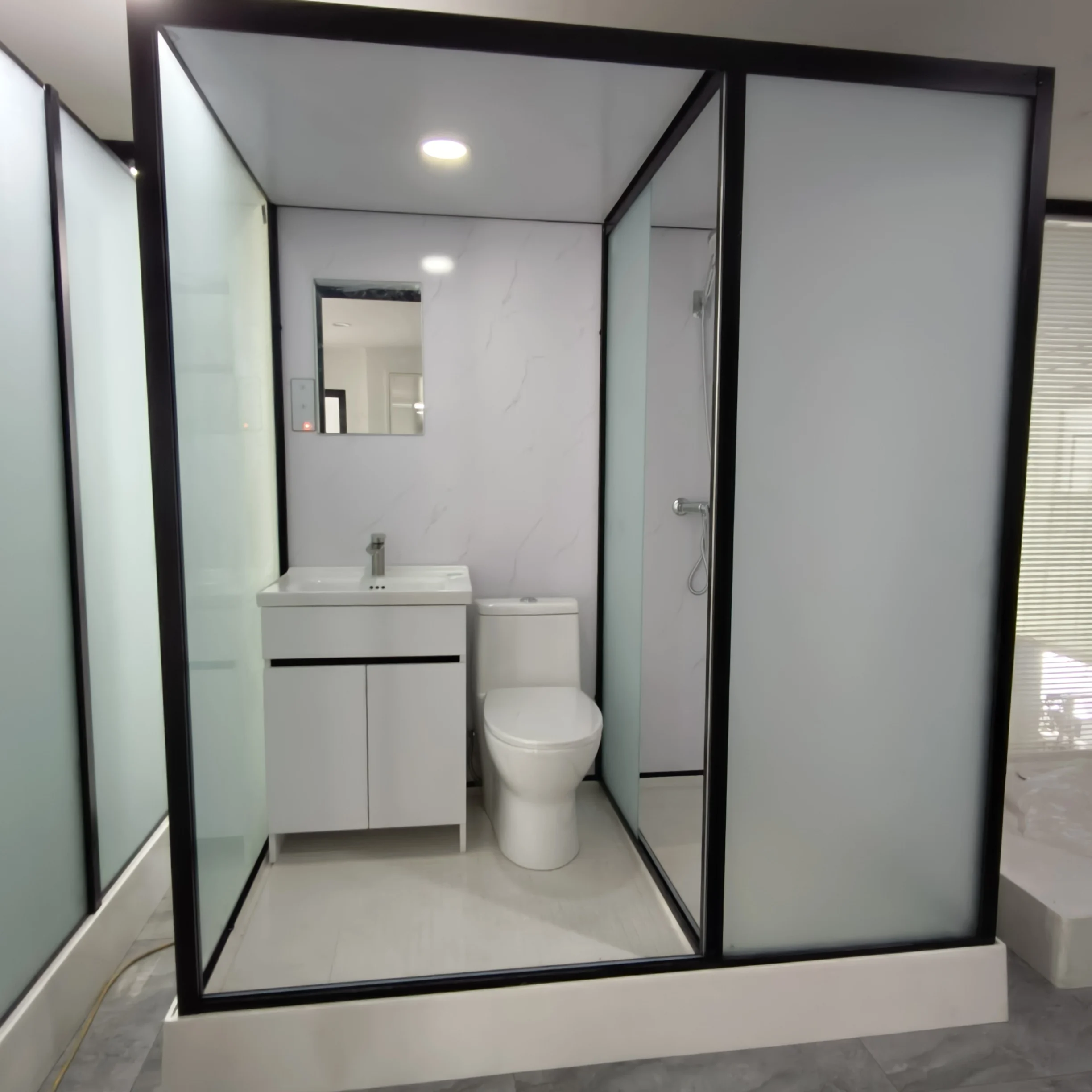 Luxury Bathroom Set, Complete Toilet and Shower Room, Portable Prefabricated Unit, Modern Design, Easy Installation