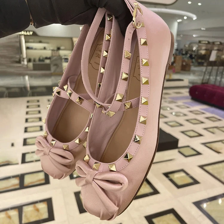 

Fashion Rivet Round Head Flats Buckle Strap Women Casual Shoes Fall Soft Sole Dress Shoes Zapatos Mujer