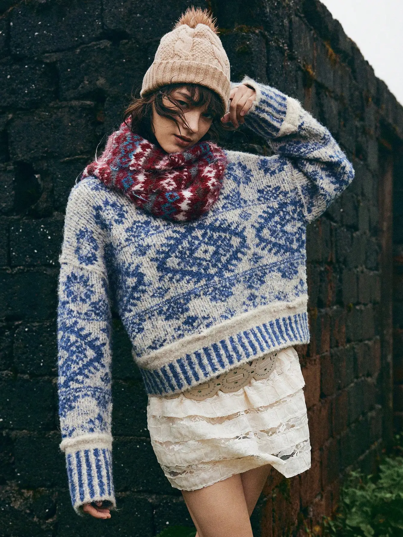 

Женский сине-белый вязаный свитер с высоким воротом в стиле Fair Isle, свободный крой, для повседневной носки зимой