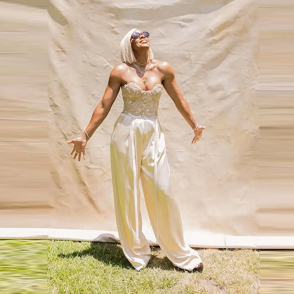 African Women Jumps… - image