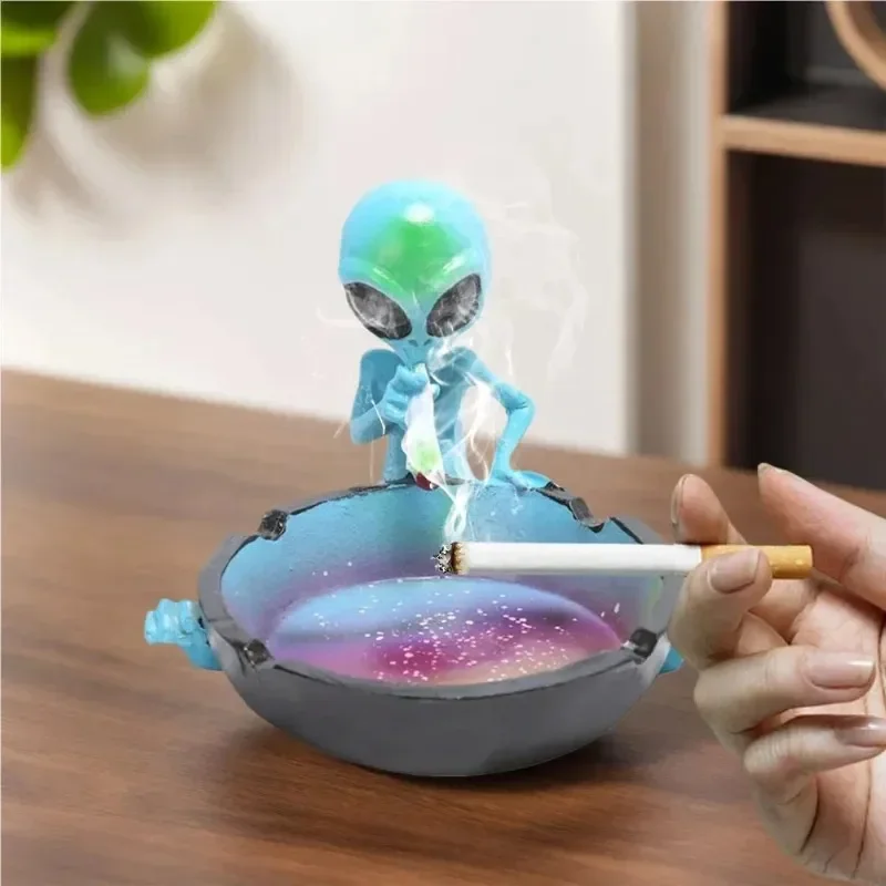 Alien Shape Smoking Ashtray Creative Cool Ash Tray Portable Outdoor Ashtray Decorative Ornament Gift For Home Office Desk