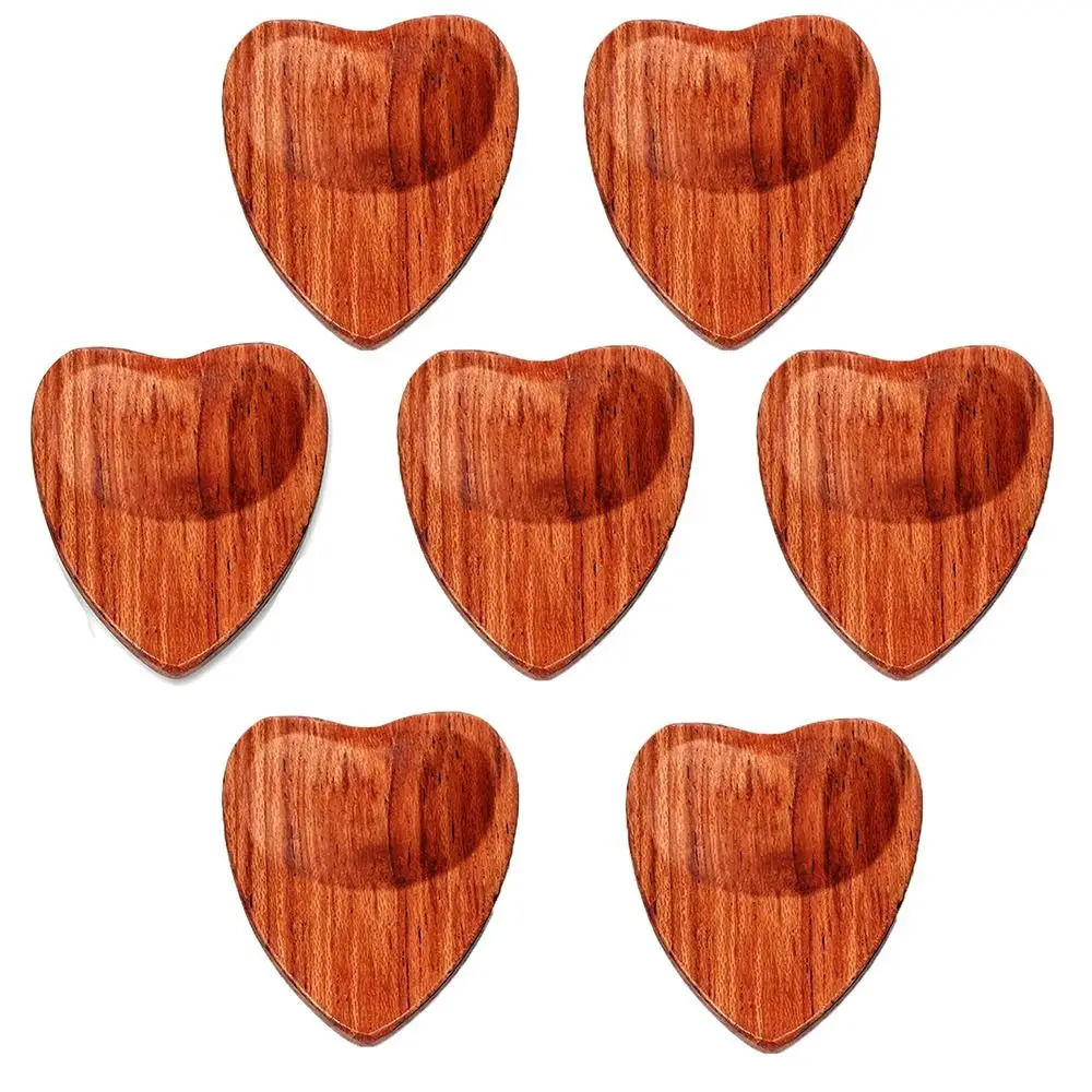 High-quality Wooden Guitar Picks Heart-shaped Guitar Accessories Guitar Plectrum Guitar Mediator