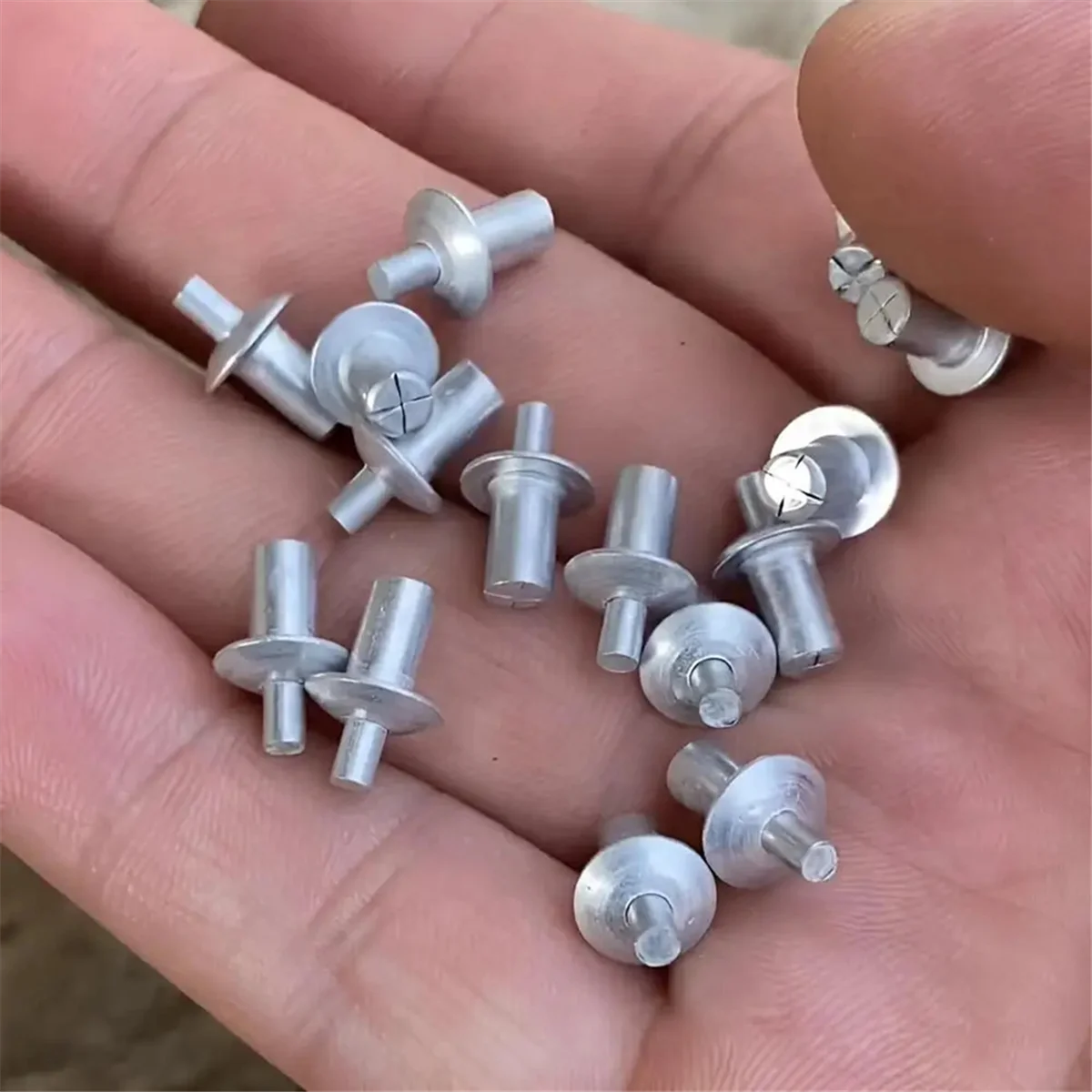 100PCS Aluminum Alloy Drive Rivets Hammer Drive Expansion Aluminum Nail Head Piercing Rivet Gypsum Board Expansion Nails