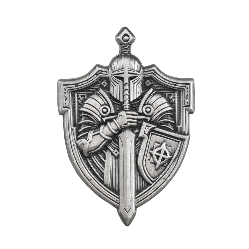 Mittelalterliche Tempelritter-Brosche Paladin Krieger Metall-Abzeichen Retro Schwere Rüstung Schild Emaille-Pin Rucksack-Dekoration Gamer-Geschenk