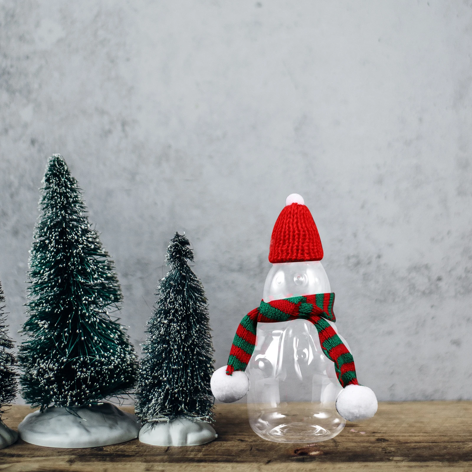 

4Pcs Christmas Snowman Juice Bottles Portable Reusable Beverage Containers for Party School Office with Sealed Lids and Scarves