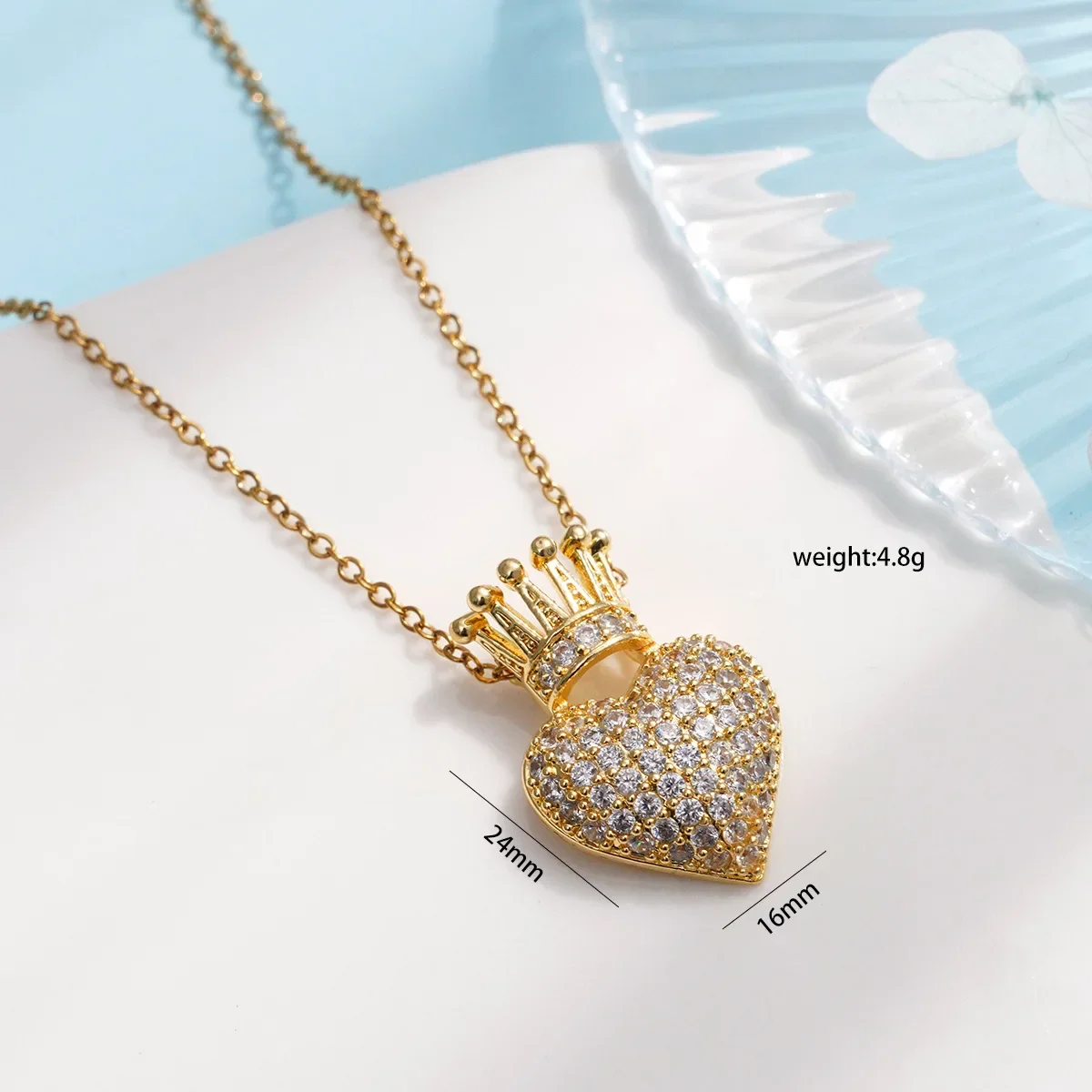 Stainless Steel Chain Classic Shiny Zircon Crown Love Heart Pendant Necklace for Women Girls Vintage Jewelry Accessories Gifts
