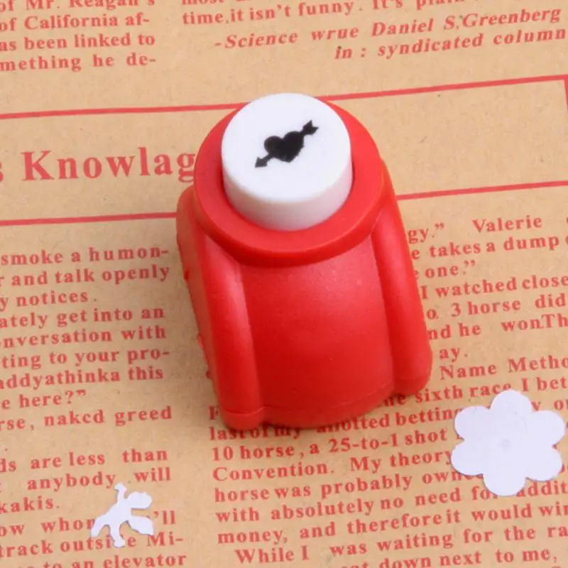 1Pcs Mini Scrapbook Punches Handmade Cutter Card Craft Calico Printing DIY Flower Paper Craft Punch Hole Puncher Shape