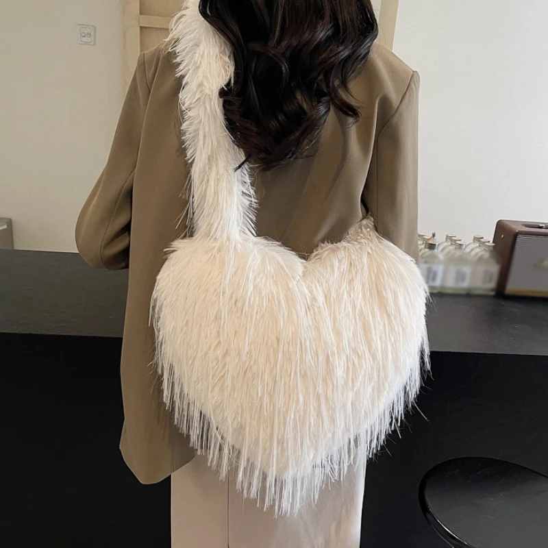 

Autumn/Winter Women's Crossbody Bag Sweet Heart Shape Large Shoulder Bag Shopping Commuting Trip Daypack Simple Solid Color Tote