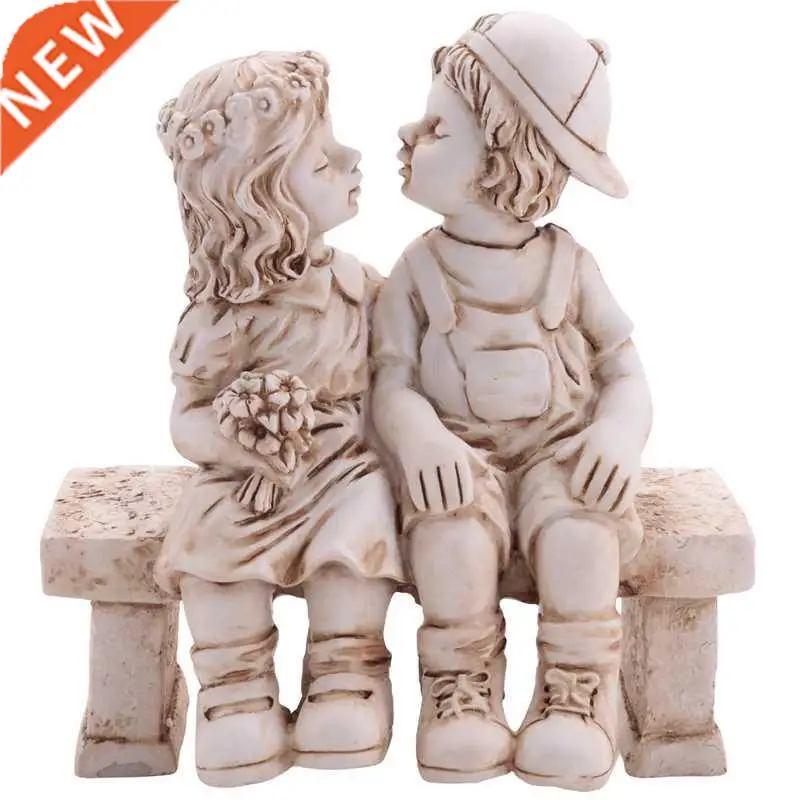 statue-de-jardin-rustique-vintage-en-cuivre-faite-a-la-main-motif-couple-garcon-et-fille-s'embrassant-sur-banc-pour-decoration-exterieure