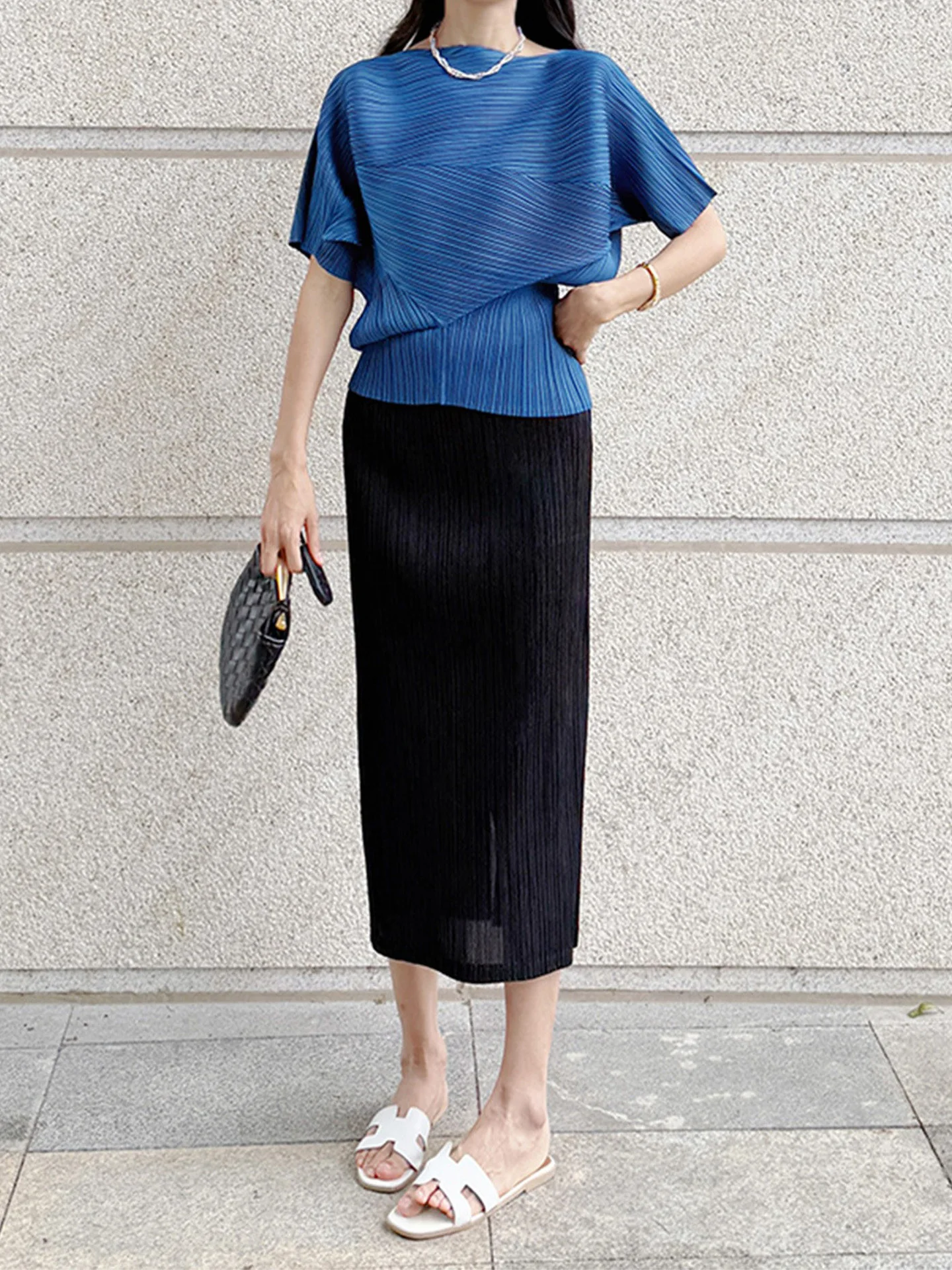 

Simple Elegant Short Sleeve Top And Skirt Set with Pleats Commute Slimming Two-Piece Set Casual Style High Waist Pure Color