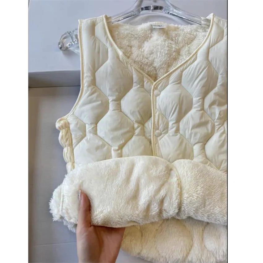 New Autumn Winter Women Cotton Vest Big Size Female V-neck Add Velvet Vests Lady Short Warm Sleeveless Coat Bottomings WZ2526