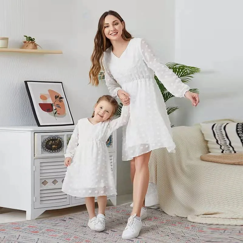 

Mother and Daughter Matching Dresses Family Look Set Spring Costume Children and Mom Elegant Princess Clothes Women Outfit 2024