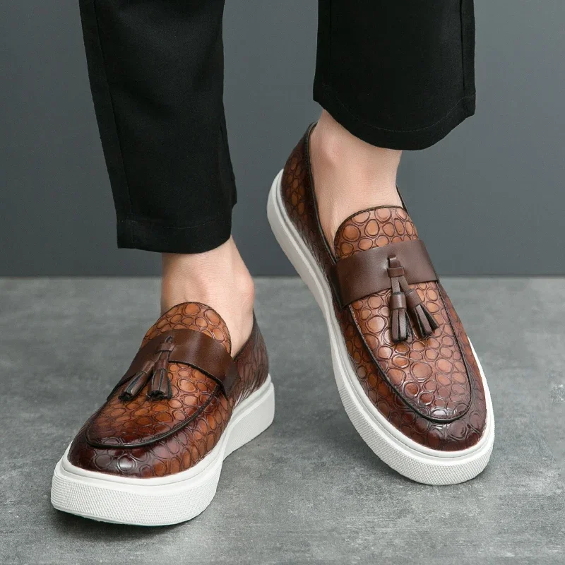 

Trend 2025 New Luxury Men Slip on Tassels Loafter Leisure Leather Mens Shoes Man Male Comfortable Sneakers Shoes for Men