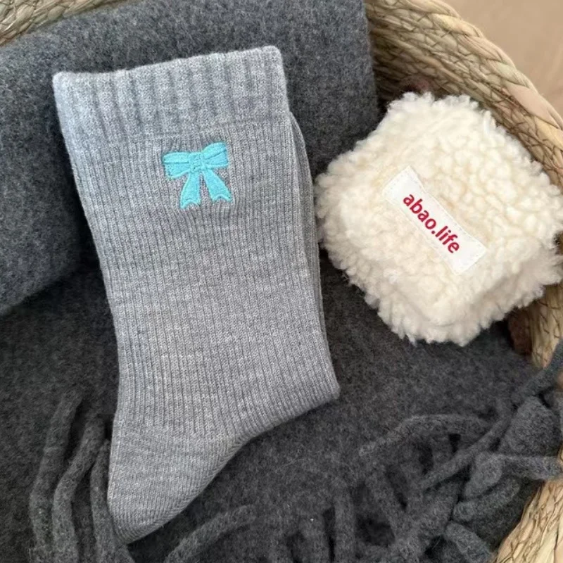 6 Pairs of Socks with Random Color and Pattern, Simple and Elegant, Women's Autumn and Winter Korean Style Ins Style Retro Mid-Calf Socks, Coffee Color Women's Socks, Mid-Calf Slouch Socks